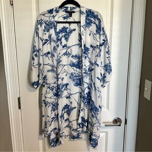 Forever 21 White and Blue Floral Kimono Cardigan